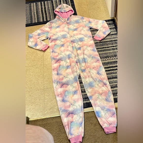 Who doesn’t love a Unicorn Pajama Outfit that is not only comfy but cute!!?!?! - Picture 1 of 2